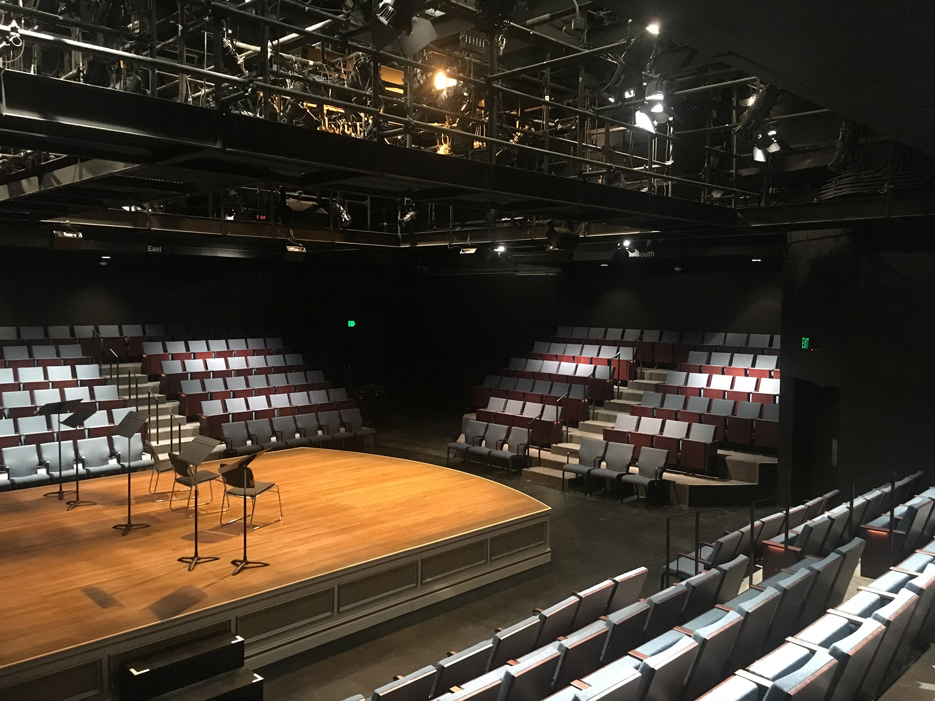 picture of a empty theatre