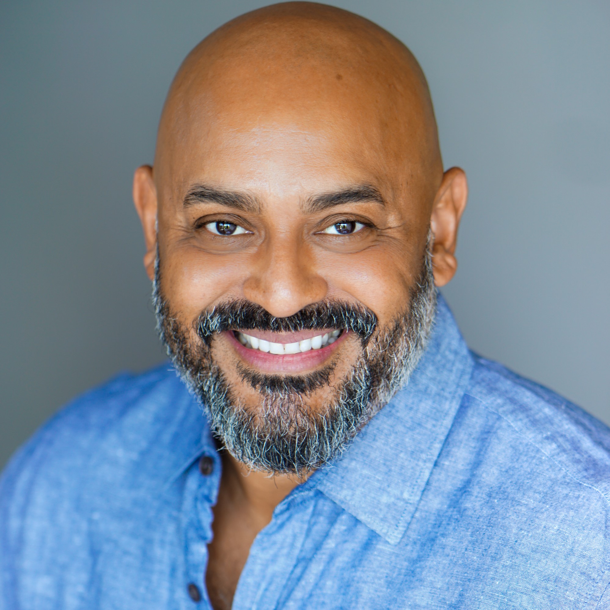 Robert Ramírez